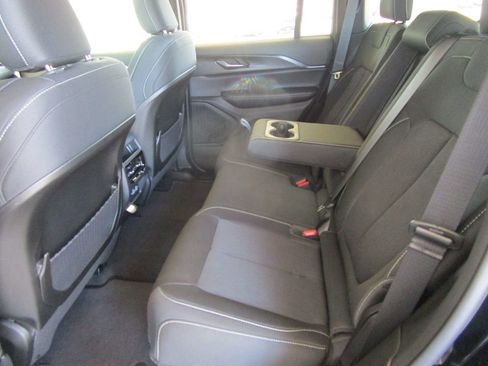 New 2026 Jeep Grand Cherokee Laredo X image 16