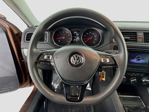 Used 2017 Volkswagen Jetta S image 10