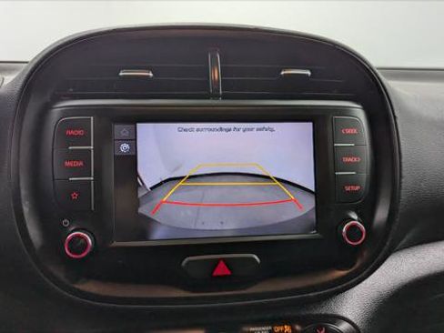 Used 2022 Kia Soul LX w/ Technology Package image 26