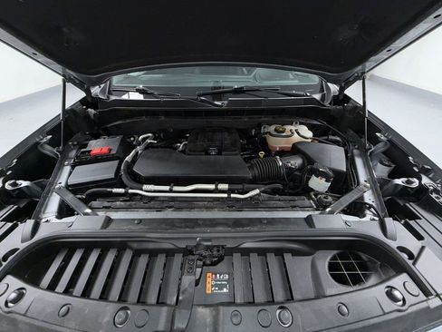 Used 2023 Chevrolet Silverado 1500 LT AWD/4WD image 19