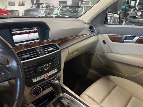 Used 2014 Mercedes-Benz C 300 4MATIC Sedan image 39
