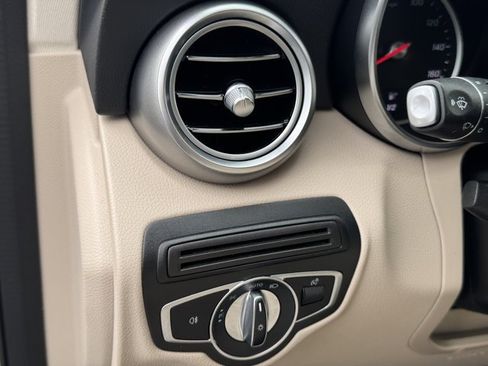 Used 2020 Mercedes-Benz GLC 300 image 18