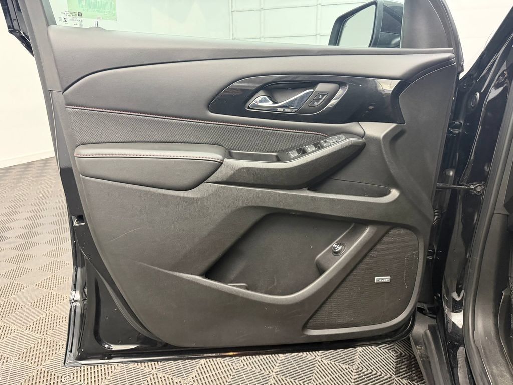 Used 2023 Chevrolet Traverse RS w/ LPO, Floor Liner Package AWD/4WD image 12