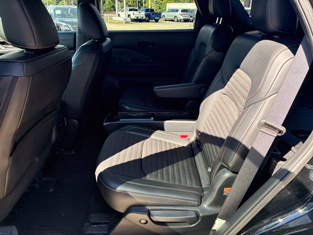 Used 2024 Nissan Pathfinder Rock Creek AWD/4WD image 15