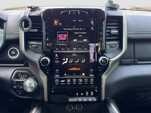 Used 2021 RAM 1500 Laramie AWD/4WD image 16