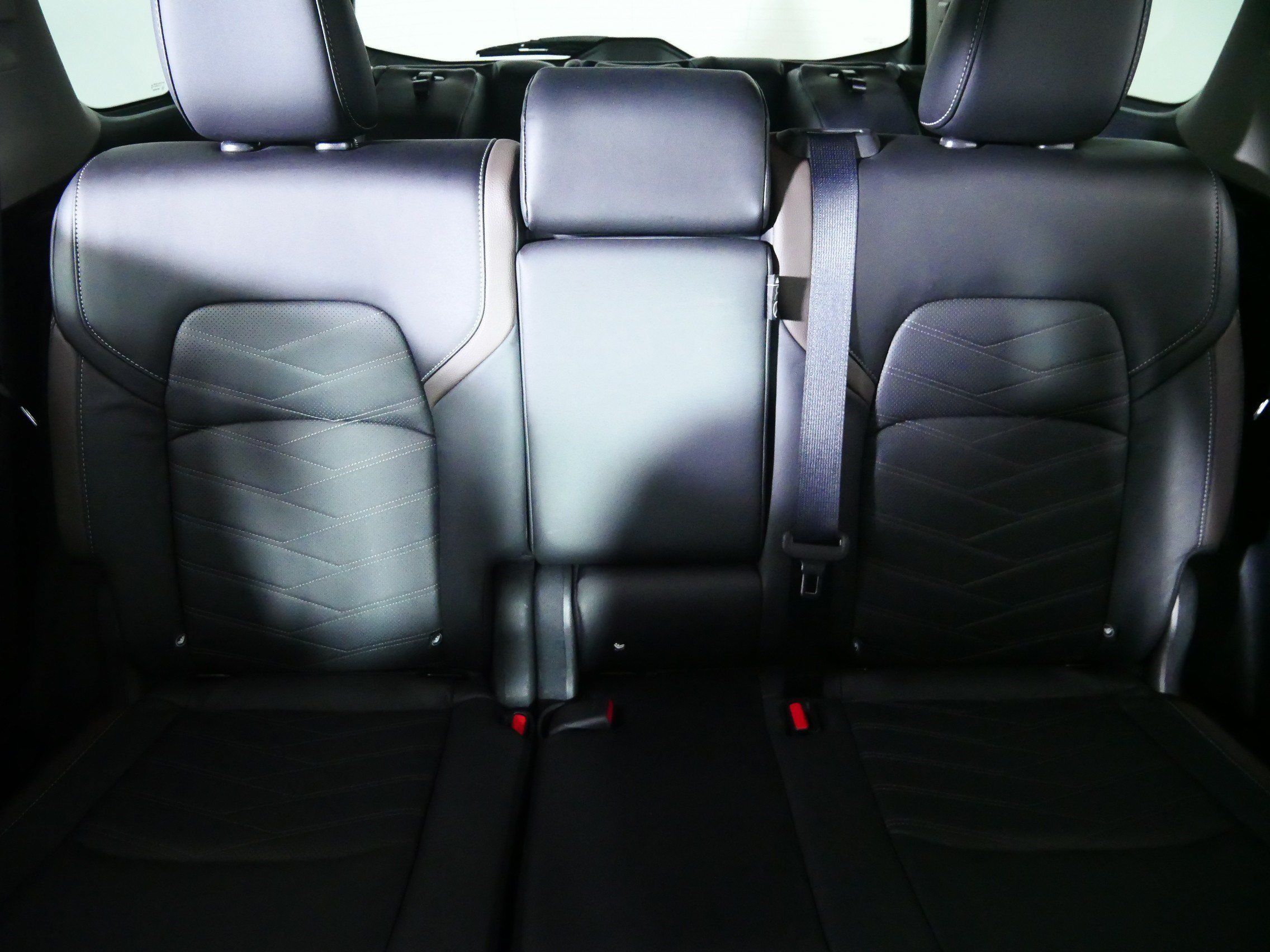 Used 2022 Nissan Pathfinder Platinum w/ Cargo Package AWD/4WD image 13