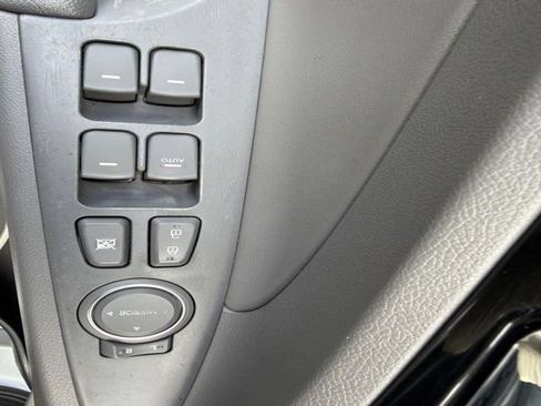 Used 2014 Hyundai Sonata Limited w/ Technology Package 06 FWD image 8