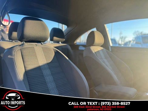 Used 2013 Volkswagen Beetle 2.0T image 15