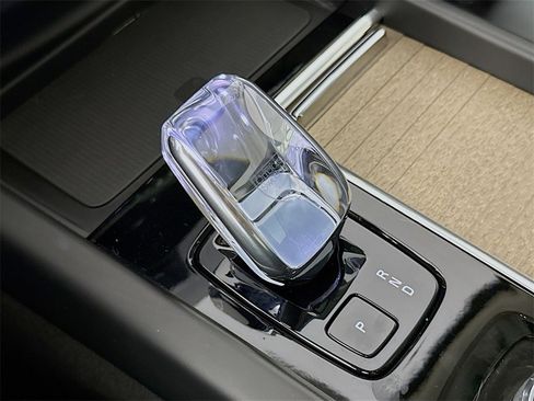 Certified 2026 Volvo XC60 B5 Plus w/ Climate Package PRO image 17