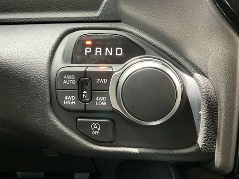 Used 2025 RAM 1500 Big Horn AWD/4WD image 35