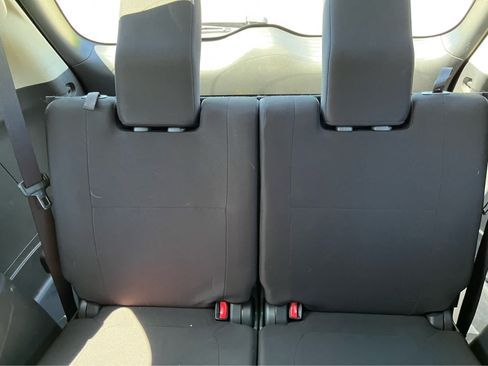 Used 2017 Mitsubishi Outlander SE AWD/4WD image 28
