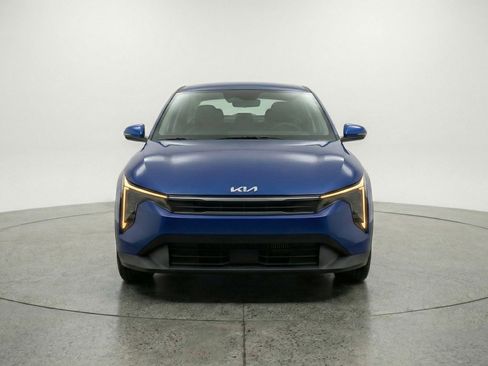 Used 2025 Kia K4 LXS image 1