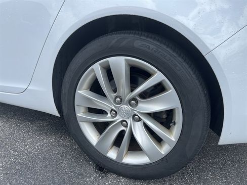 Used 2016 Buick Regal FWD image 11