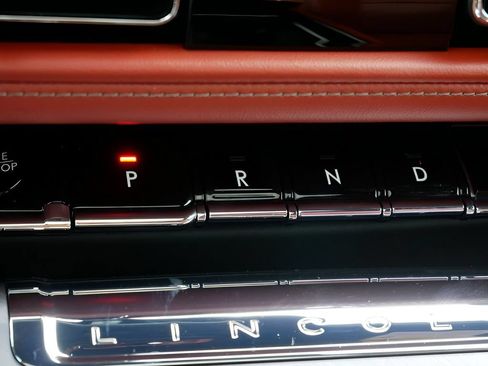 Used 2025 Lincoln Aviator Reserve w/ Equipment Group 201A AWD/4WD image 23