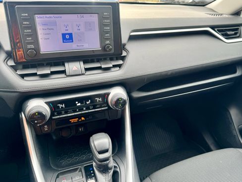 Used 2019 Toyota RAV4 LE image 31