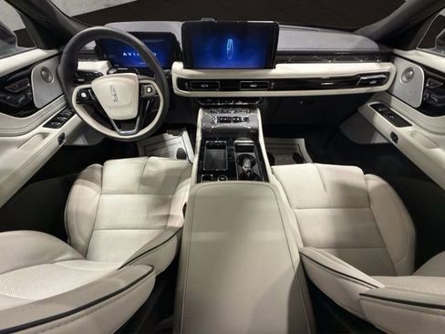 Used 2025 Lincoln Aviator Black Label image 2