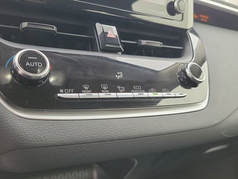 Used 2022 Toyota Corolla LE image 23