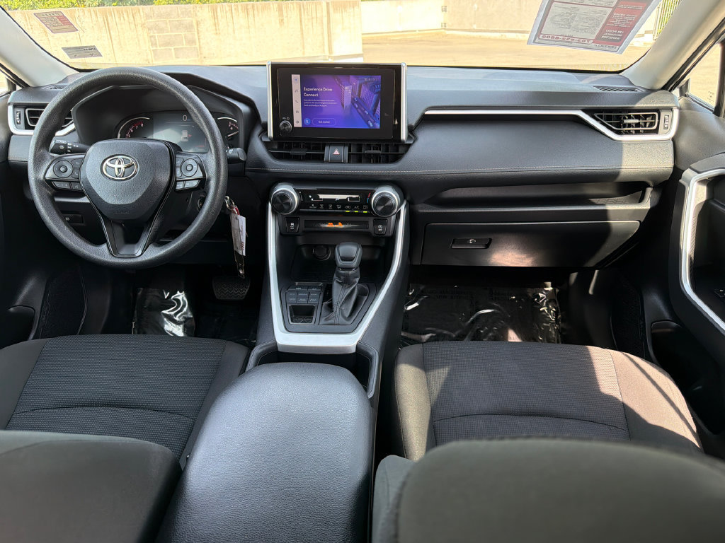 Used 2025 Toyota RAV4 LE AWD/4WD image 15