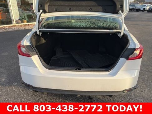 Used 2025 Toyota Camry SE w/ Convenience Package image 30