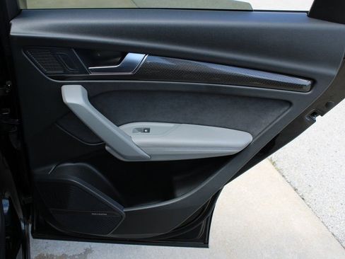 Used 2022 Audi SQ5 Premium Plus w/ Premium Plus Package image 26