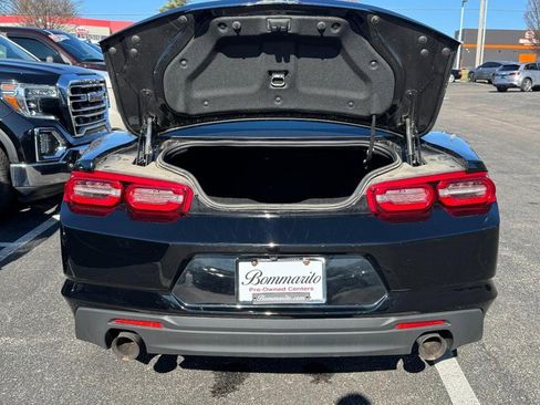 Used 2021 Chevrolet Camaro LT image 9