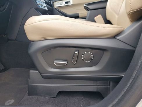 Used 2020 Ford Explorer Limited w/ Class III Trailer Tow Package image 18