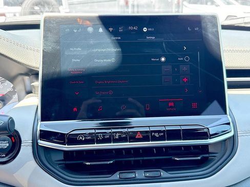 Used 2026 Jeep Compass Limited image 14