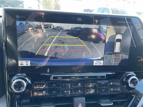 Used 2021 Toyota Highlander Platinum image 42