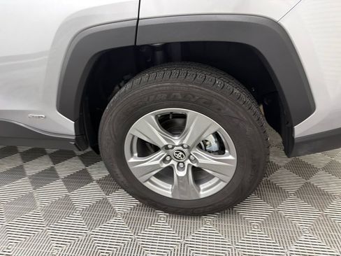 Used 2024 Toyota RAV4 XLE AWD/4WD image 20