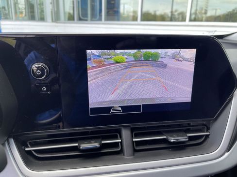 Used 2024 Chevrolet Trax LS w/ LS Convenience Package FWD image 22