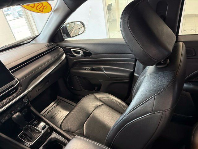 Used 2022 Jeep Compass High Altitude AWD/4WD image 28