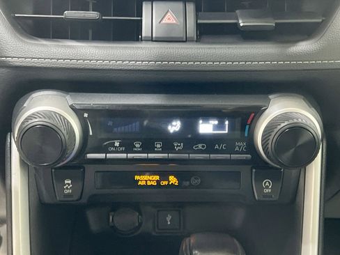 Used 2022 Toyota RAV4 LE image 18