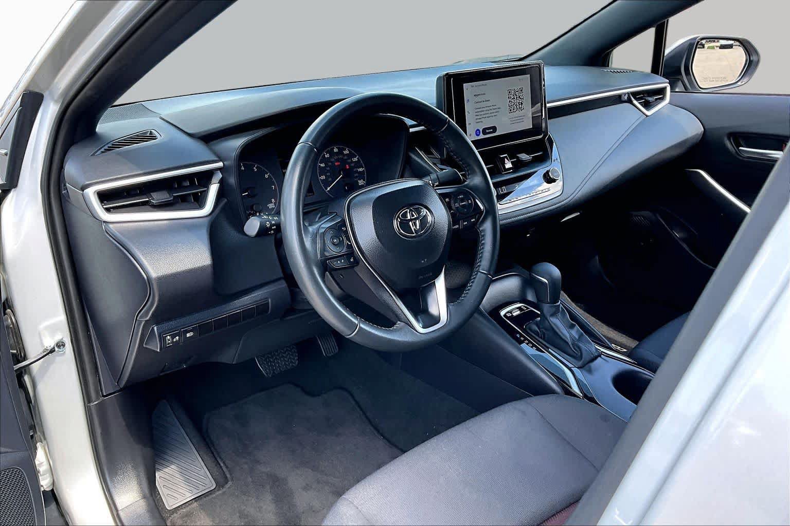 Used 2025 Toyota Corolla SE FWD image 18
