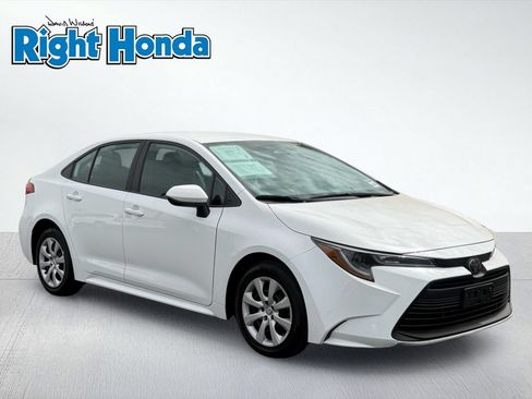Used 2024 Toyota Corolla LE FWD image 10