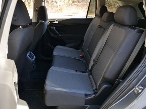 Used 2020 Volkswagen Tiguan S image 23