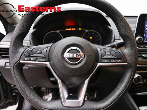 Used 2023 Nissan Altima 2.5 SV FWD image 10