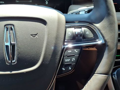 Used 2022 Lincoln Nautilus Reserve w/ Luxury Package AWD/4WD image 22