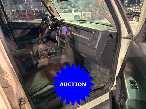 Used 2008 Jeep Commander Sport image 12