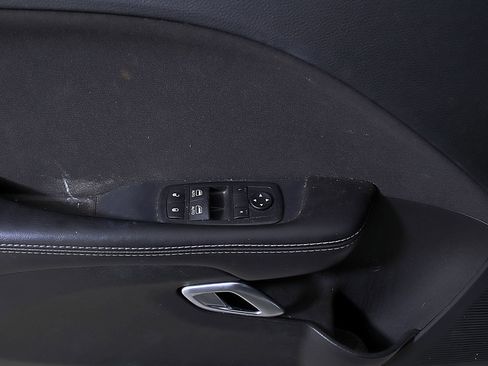 Used 2019 Dodge Challenger SXT image 17