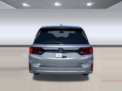 New 2026 Honda Odyssey Touring image 10