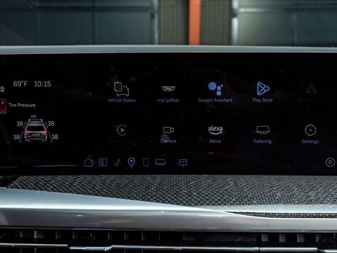 Used 2025 Cadillac Escalade V w/ LPO, ONYX Package image 21