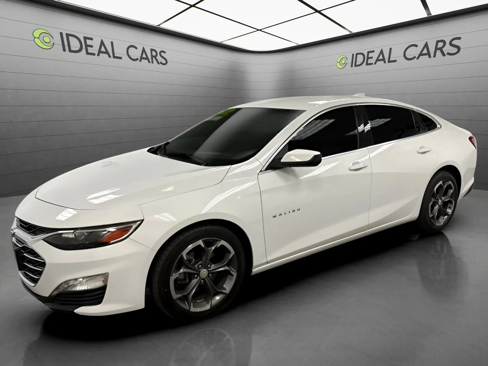 Used 2022 Chevrolet Malibu LT FWD image 1