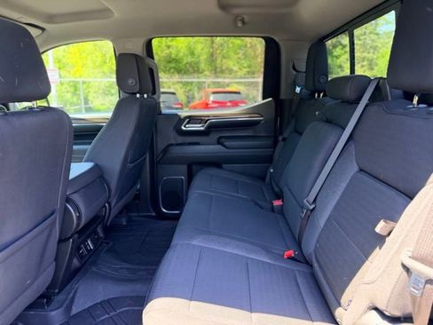Used 2024 Chevrolet Silverado 1500 LT w/ Convenience Package II AWD/4WD image 25