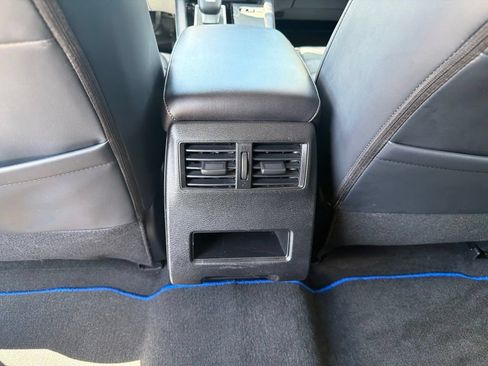 Used 2024 Mitsubishi Outlander 4WD Plug-In Hybrid image 19