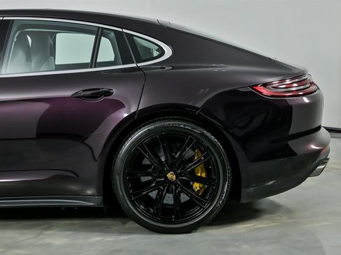 Used 2019 Porsche Panamera Turbo image 8