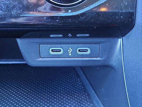 Certified 2023 Volkswagen Jetta SE w/ Panoramic Sunroof Package image 12