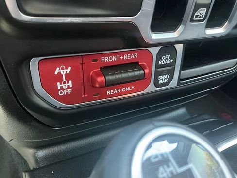 Used 2020 Jeep Gladiator Rubicon AWD/4WD image 12