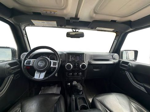 Used 2016 Jeep Wrangler Unlimited Rubicon AWD/4WD image 21