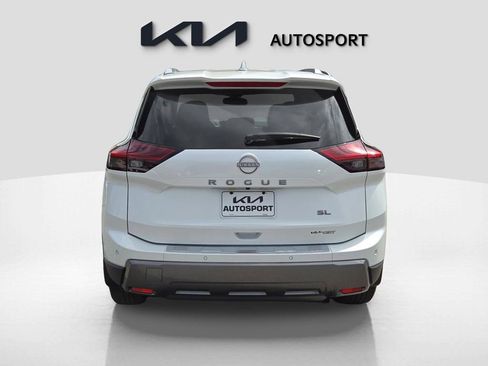 Used 2024 Nissan Rogue SL w/ SL Premium Package image 9