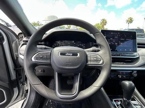 Used 2024 Jeep Compass Latitude AWD/4WD image 18